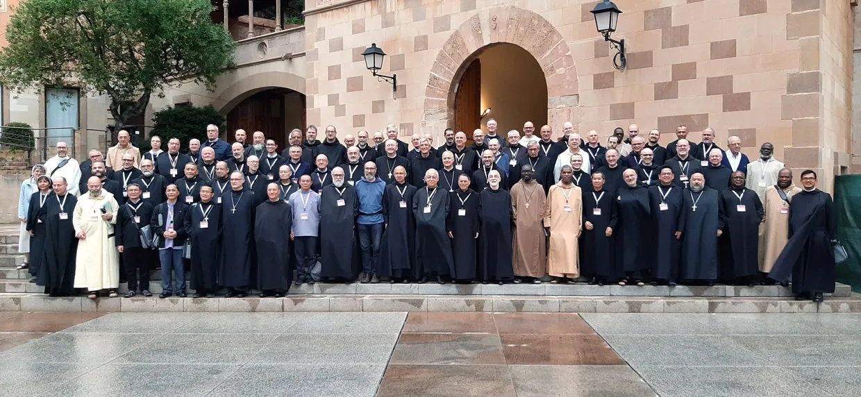 Foto-di-gruppo-Montserrat-2024 80
